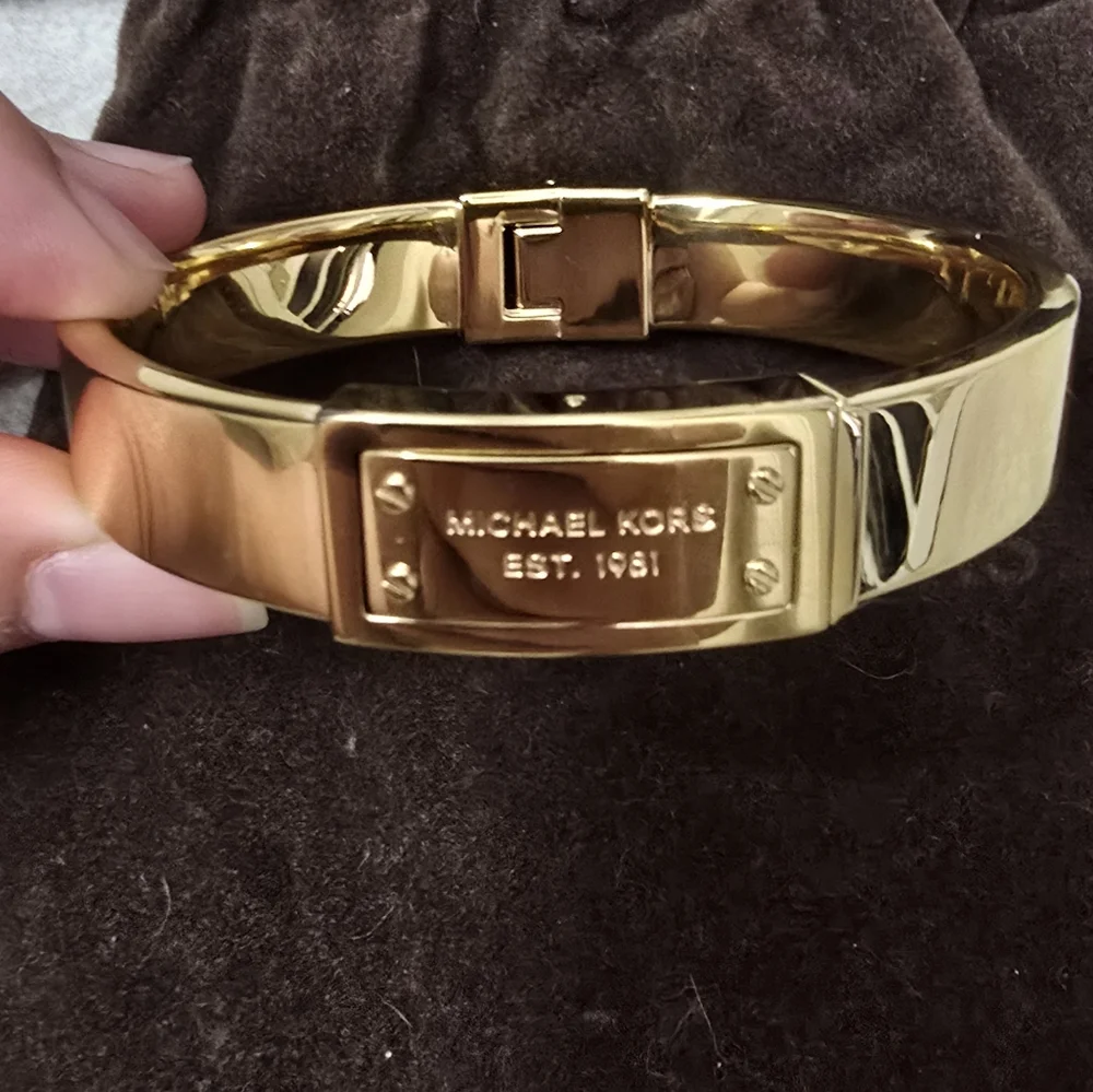 Micheal Kors Gold Bangle Bracelet - Picture 2 of 5